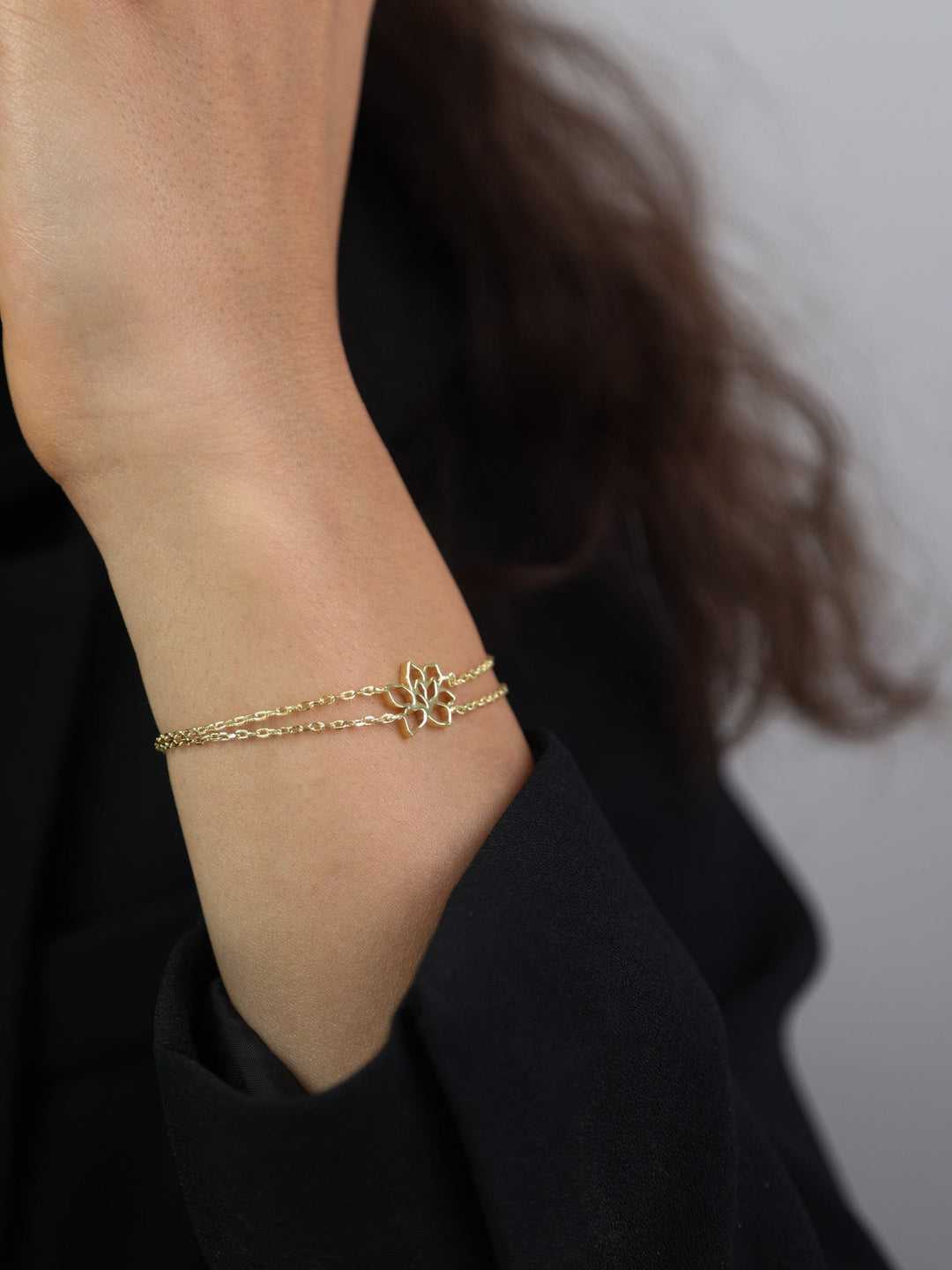 Pulseira delicada banhada a ouro