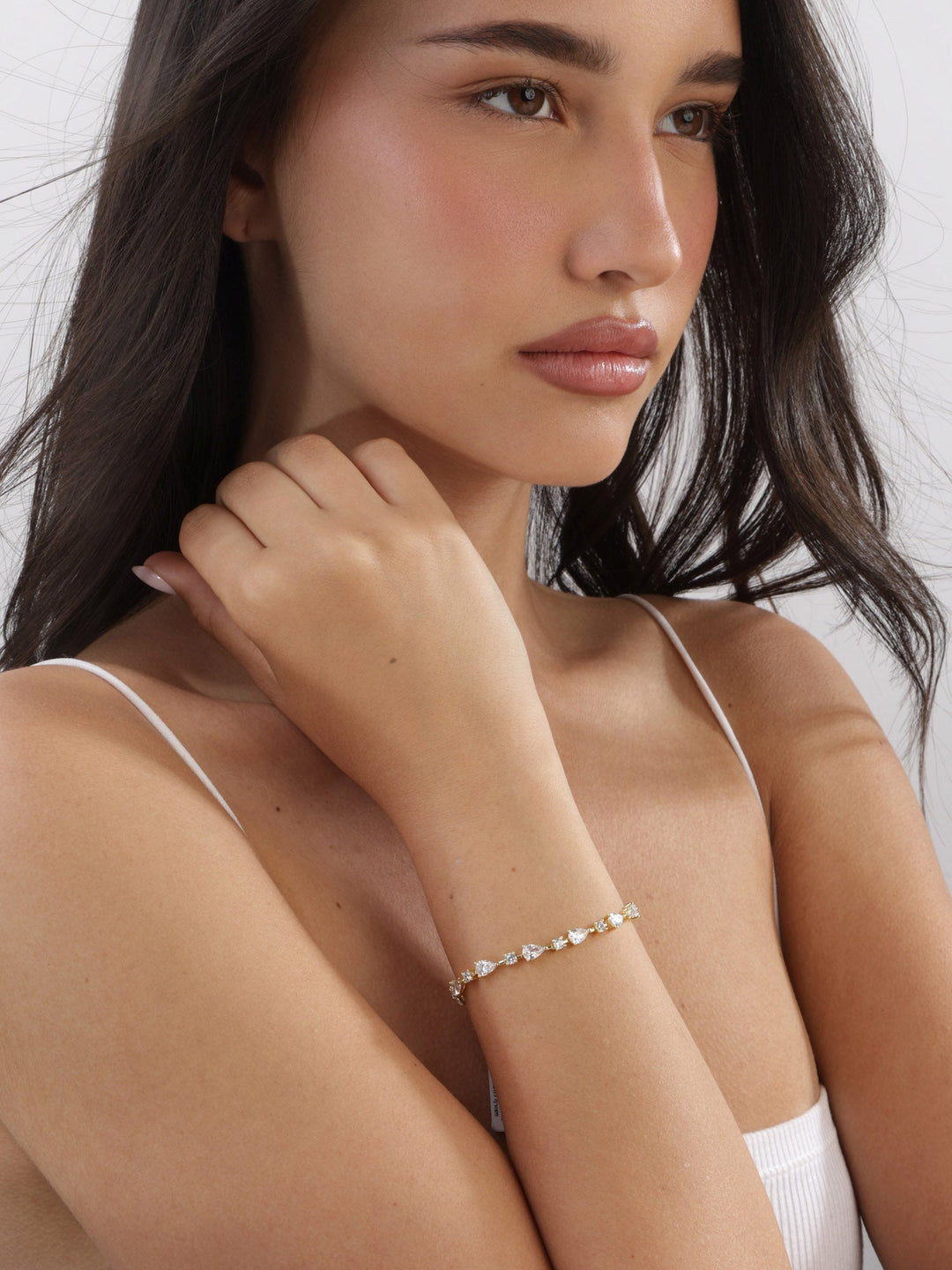 Pulseira delicada banhado a ouro com zircónias