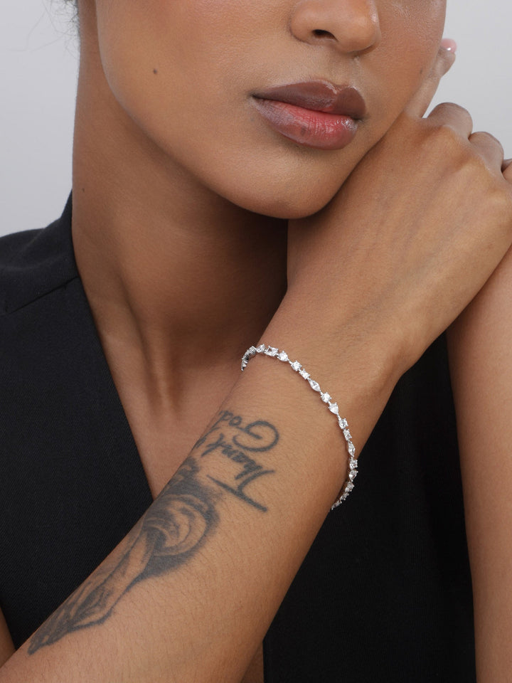 Pulseira delicada em prata 925 com zircónias transparentes