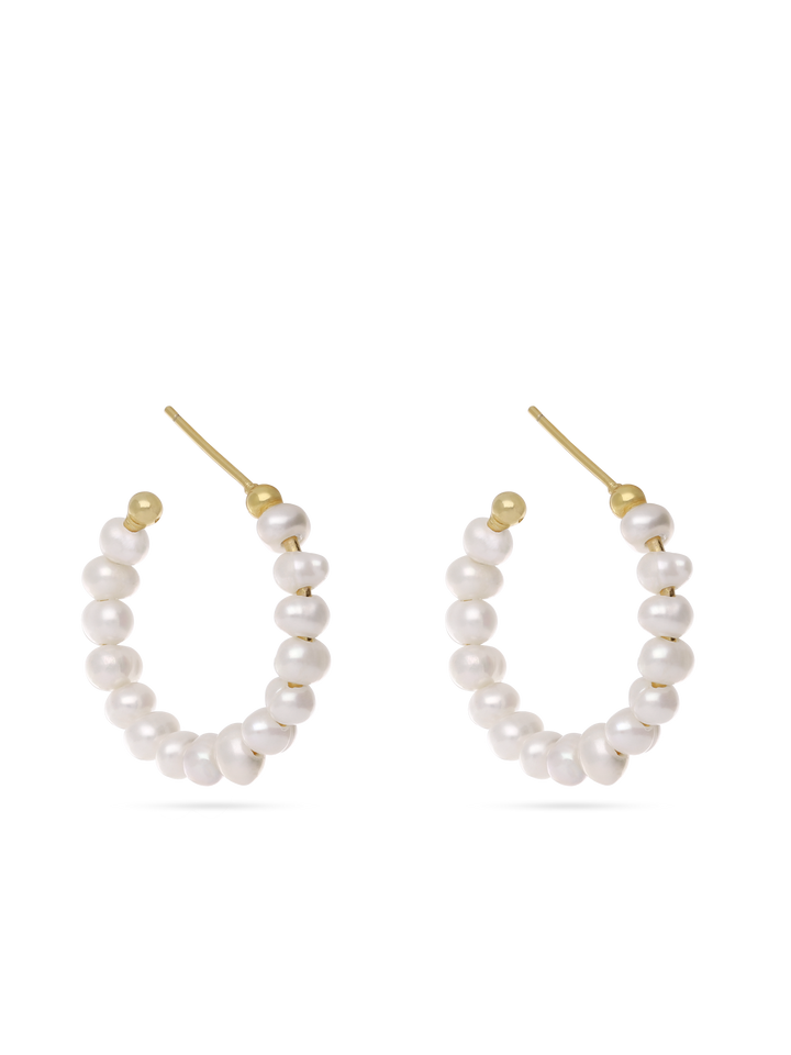 Argolas banhadas a ouro com pérolas