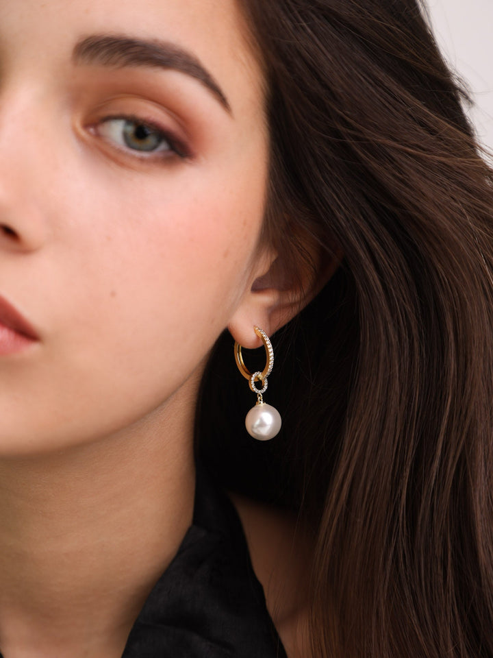 Pendentes círculo banhados a ouro com zircónia e swarovski branco
