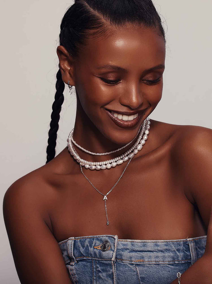 Colar choker banhado a ouro com pérolas