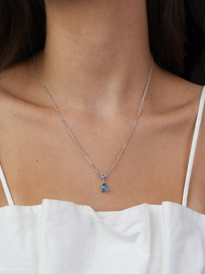 Fio com pendente lágrima em prata 925 com zircónia azul