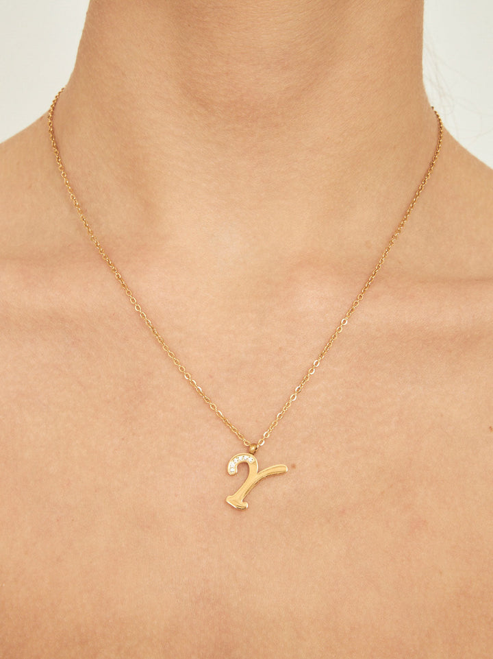 Fio com pendente "Y" em aço inoxidável com zircónias