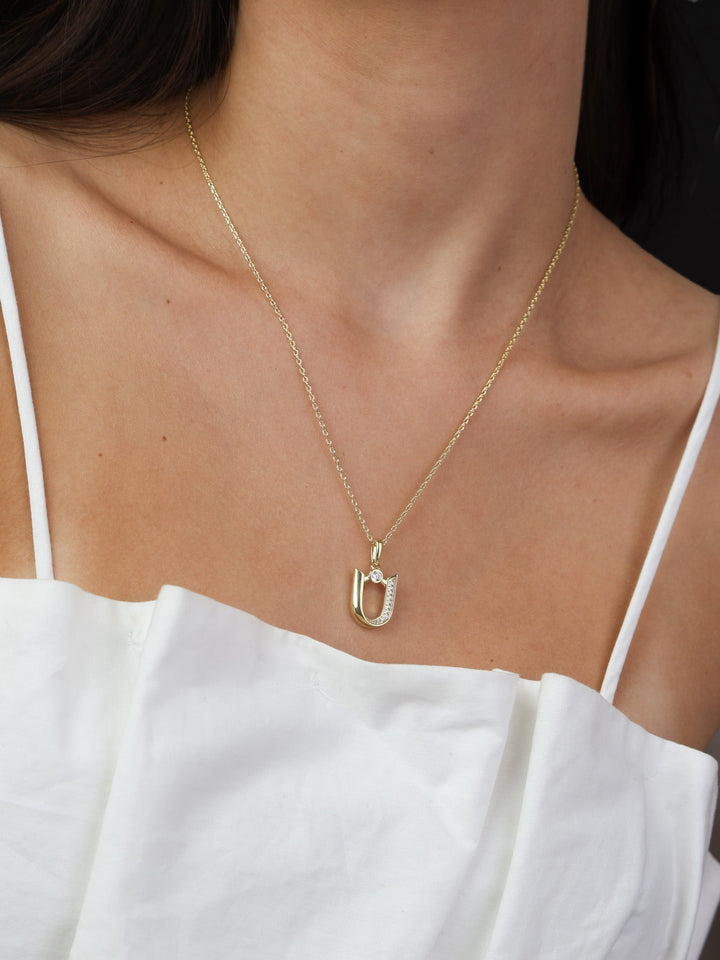 Fio com pendente banhado a ouro com zircónia