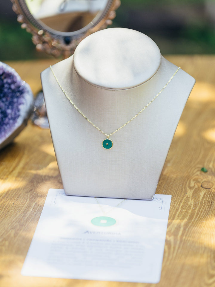 Fio com pendente banhado a ouro com Aventurina - Sorte e Prosperidade