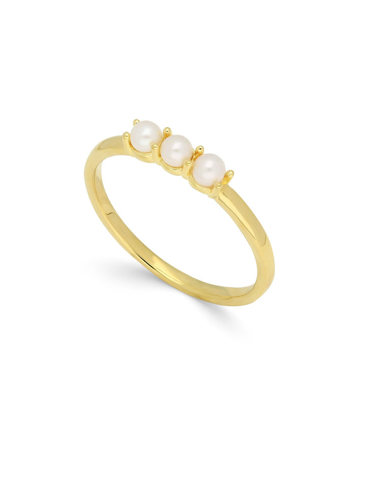 Anel banhado a ouro com pérolas