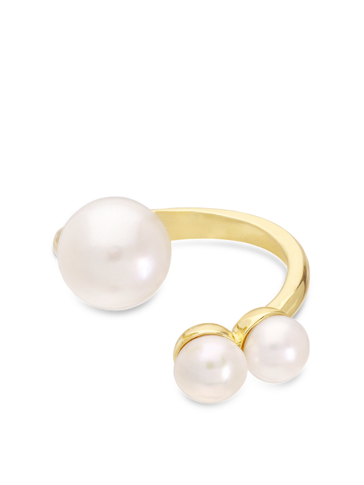 Anel delicado banhado a ouro com pérolas