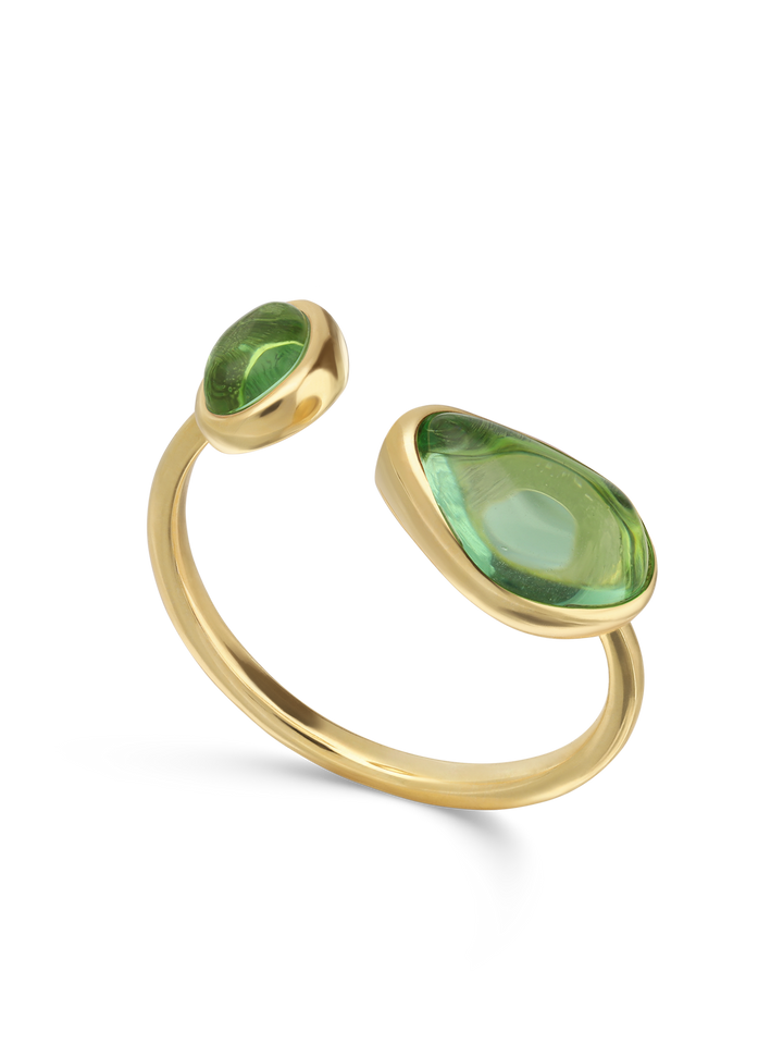 Anel banhado a ouro com vidro cristal verde
