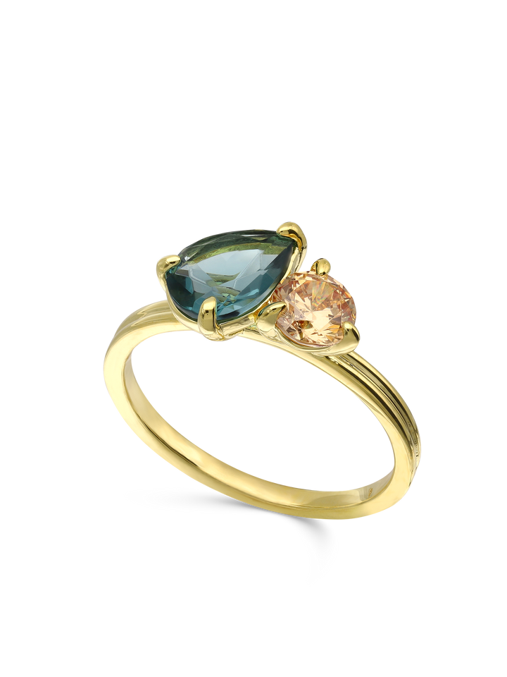 Anel delicado banhado a ouro com zircónia azul e champanhe
