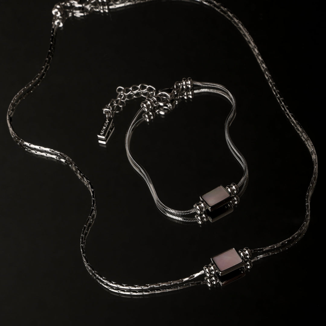 Lune Necklace